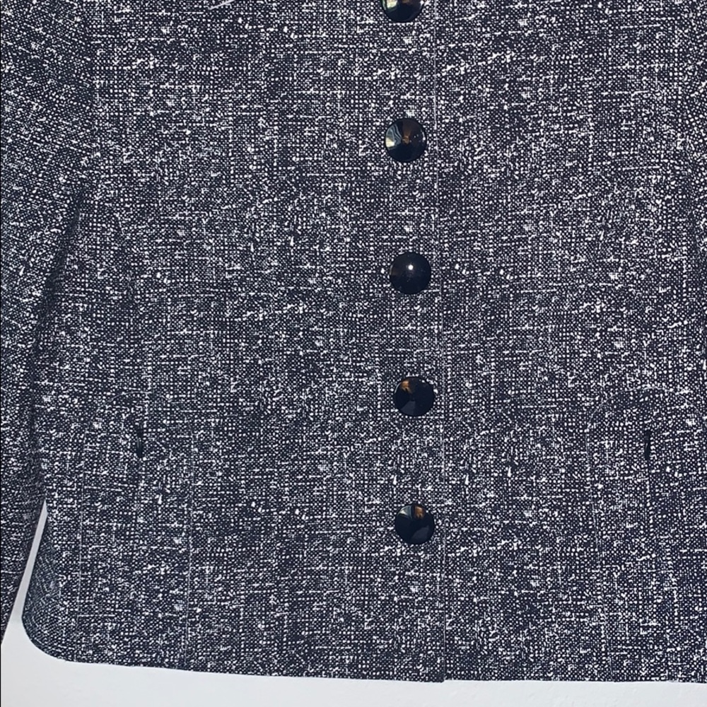 Women's Gray Textured Button-Front Jacket - Picture 8 of 16